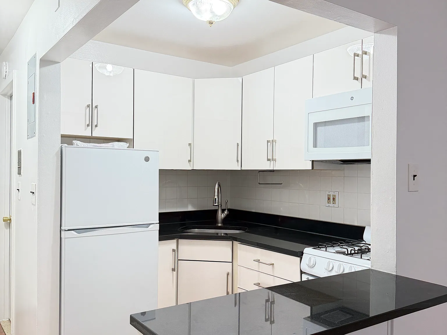259 West 15th Street — Photo 3