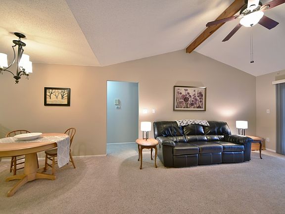 3rd image of 12982 Kings Canyon Dr APT E