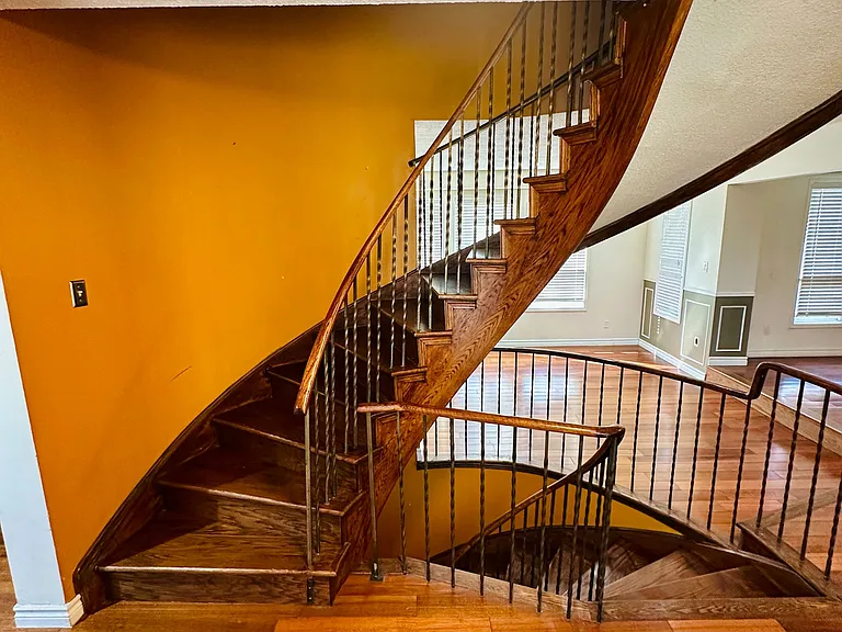 52 Moffatt Ave — Photo 5
