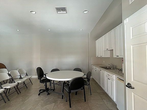 2nd image of 1501 Napoli Dr