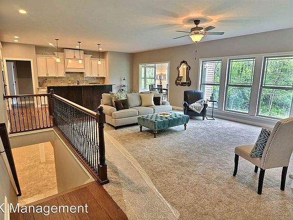 4th image of 2090 Fieldstone Dr