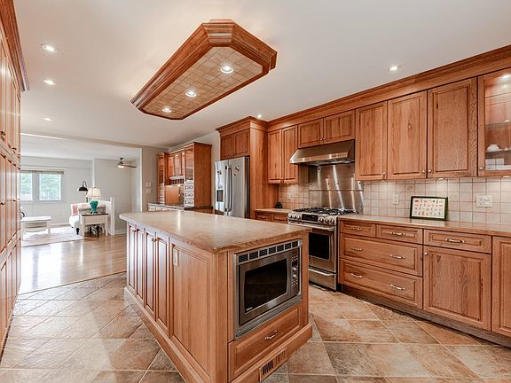 3rd image of 4260 Coldfall Rd