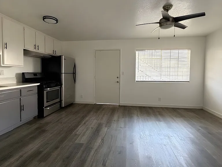 751 Cerritos Ave — Photo 5
