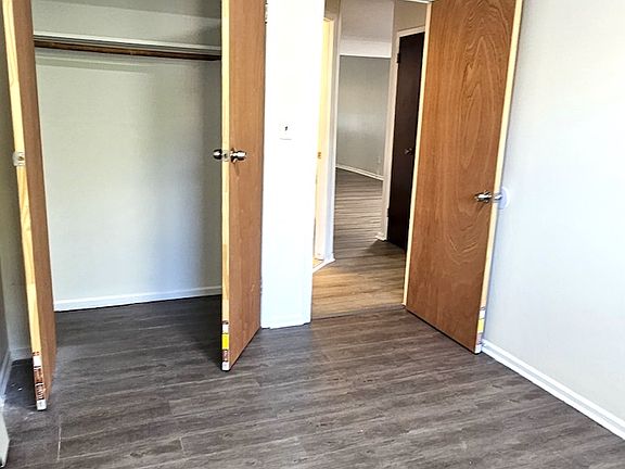 4th image of 661 Jerome St Floor 1