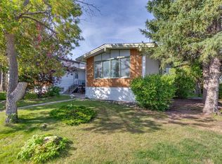 1101 E 42nd St SW, Calgary, AB T3C 1Z2