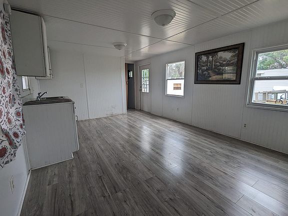2nd image of 160 Carter Ave