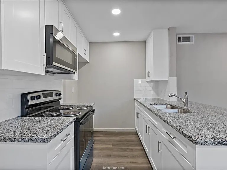 1504 Alpine Cir #C — Photo 6