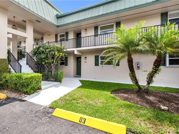 600 Valley Stream DR #D3, NAPLES, FL 34113