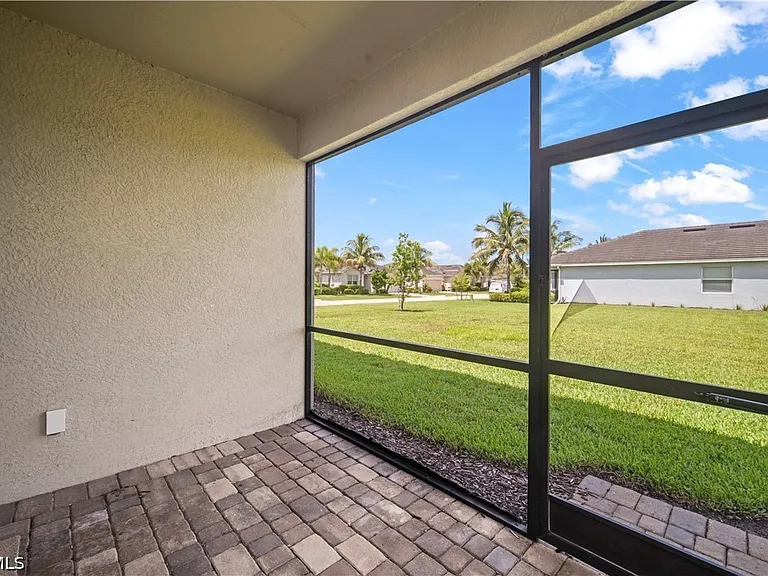 4234 Bluegrass Dr — Photo 32