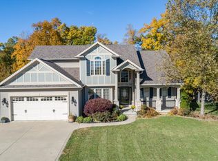 1047 Woodberry Ln, Charleston, IL