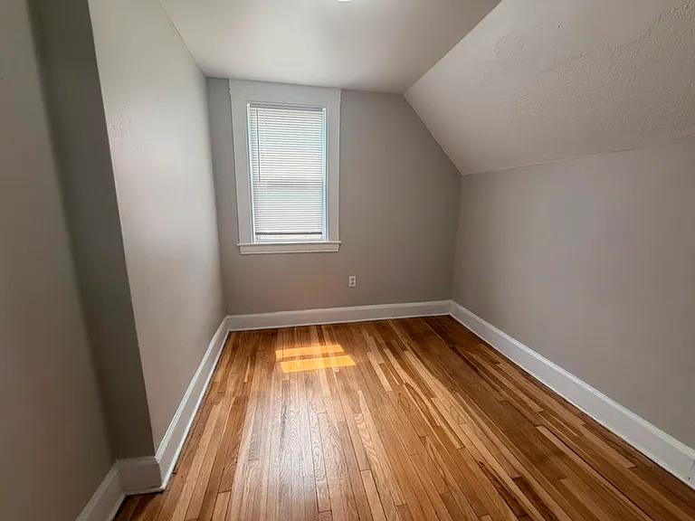 8 Arch St #3B — Photo 4