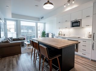 106 Dovercourt Rd #212, Toronto, ON M6J0G4