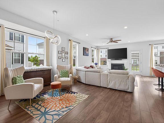 3rd image of 120 Larrabee Way
