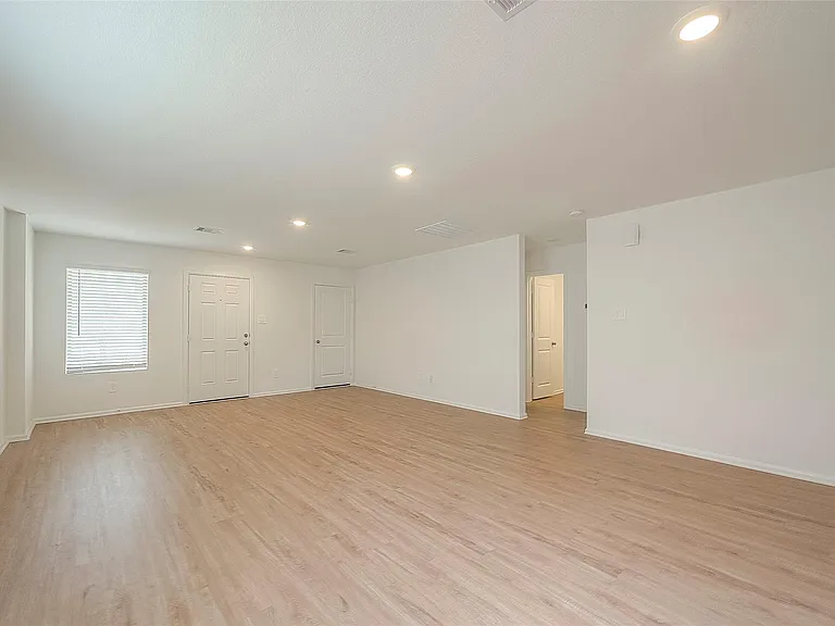 1491 Las Cuevas Dr — Photo 4