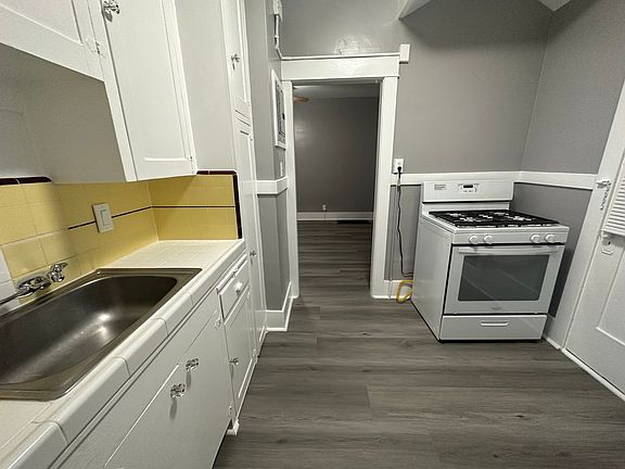5th image of 1836 E 1st St APT 11