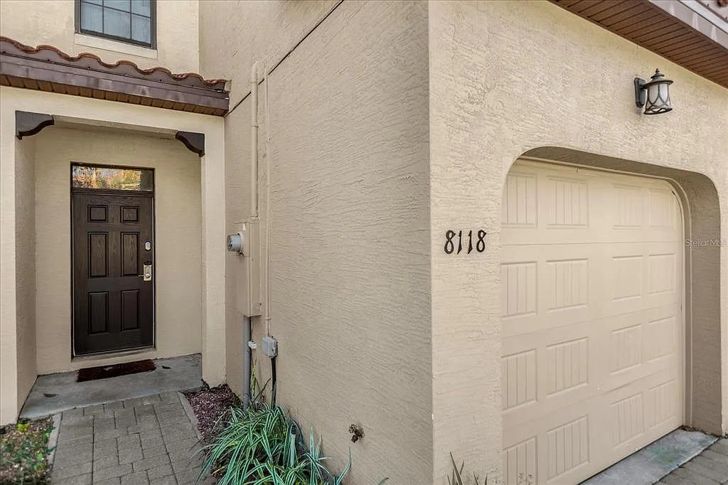 3 bed, 2.5 bath, 1632 sqft, $2,150 — Photo 2
