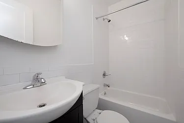 Rented by R New York