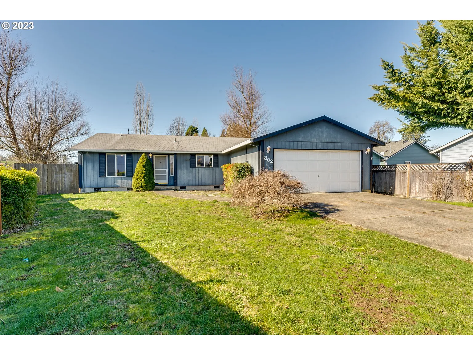 802 SE Excel Ct photo 1