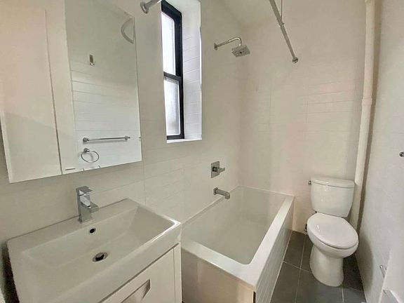3rd image of 2075 E 16th St APT 4J