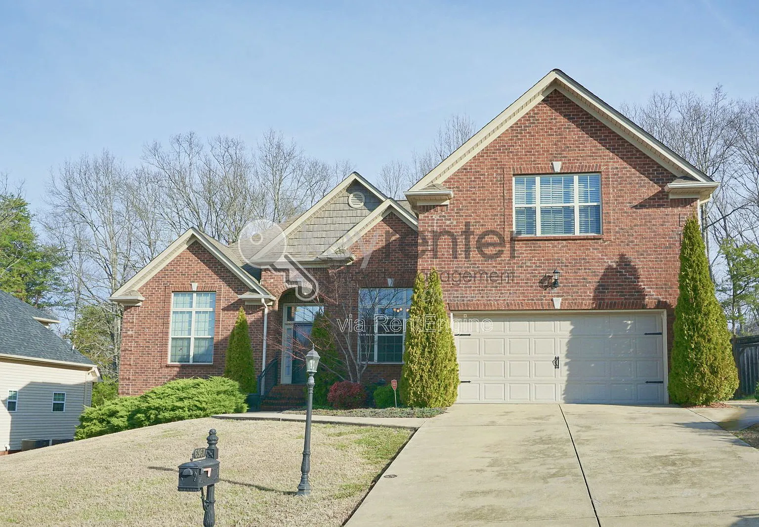 4 bed, 2.5 bath, 2519 sqft, $2,450 — Photo 2