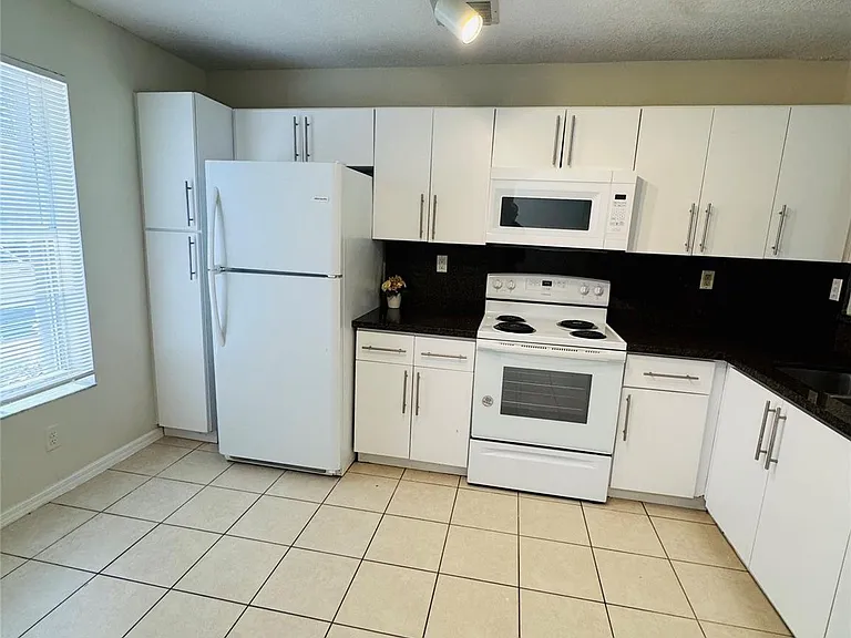 3142 SW 129th Way #156 — Photo 6
