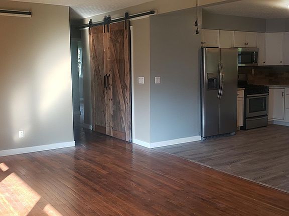 4th image of 1805 Kenyon Ave