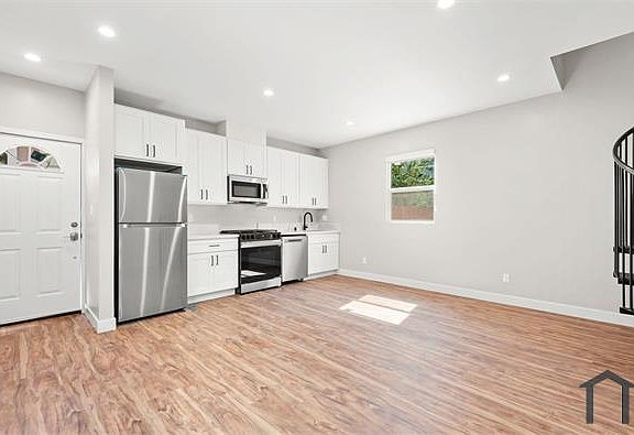 2nd image of 145 E 36th Pl #1