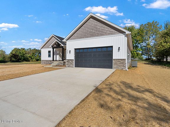 4th image of 223 Emmaus Cir