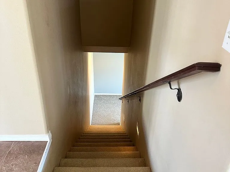 946 Briarwood Dr — Photo 19