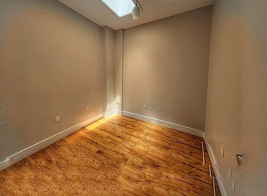 4th image of 79 Jefferson St APT 3L