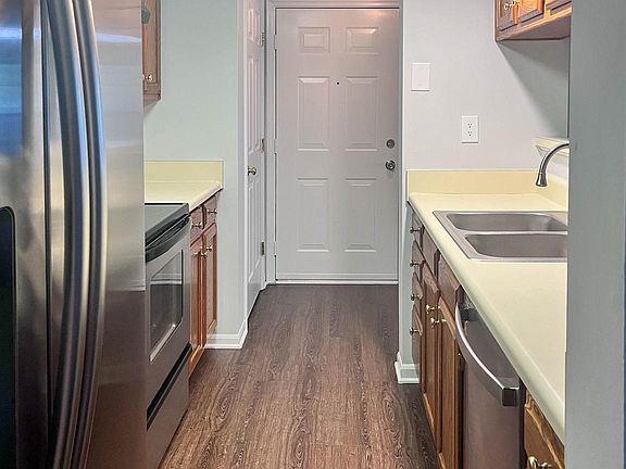 5th image of 13110 Briarcliff Ter #6-601
