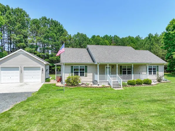 5381 Peaceful Lakes Dr, Jamesville, VA 23398