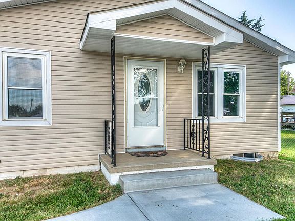 2nd image of 2748 8th Ave
