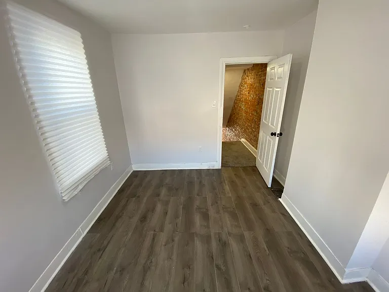 1725 Monument St — Photo 16