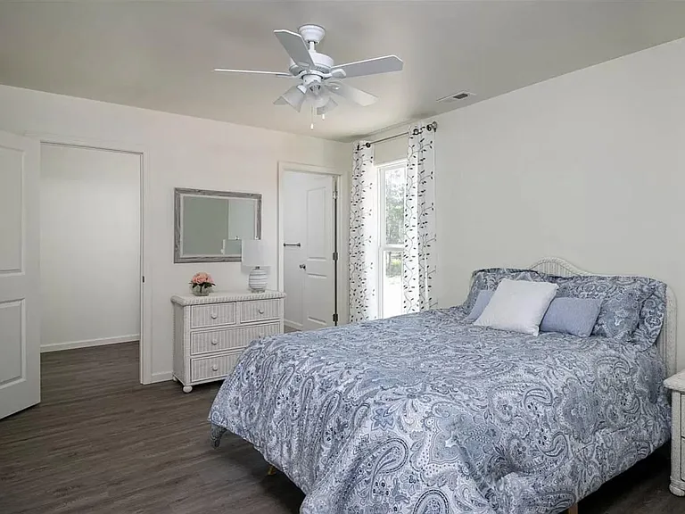 204 Dillon Dr — Photo 6