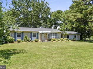 106 N Lake Dr, Stevensville, MD 21666