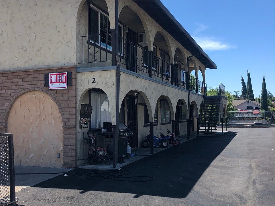 2nd image of 2 Alhambra Ct APT 3