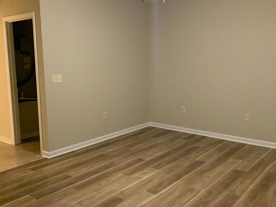 1st image of 2042 Edgewood Dr #2