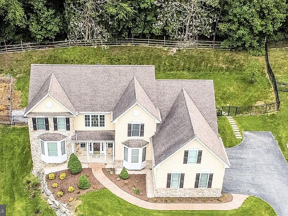 2nd image of 350 Sterling Ln