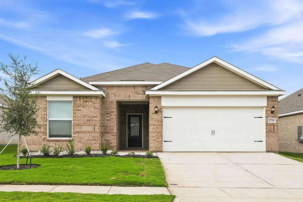 4 bed, 2.0 bath, 1784 sqft, $2,395 — Photo 1