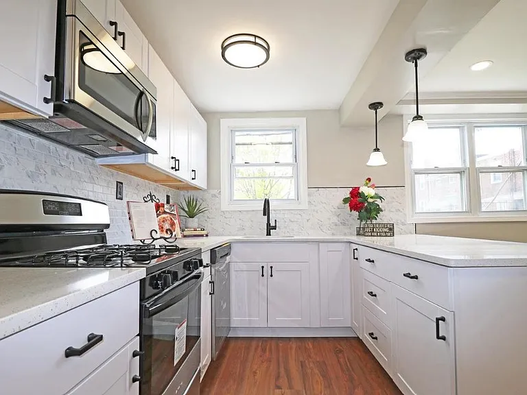 227.1 Gramercy Dr — Photo 10