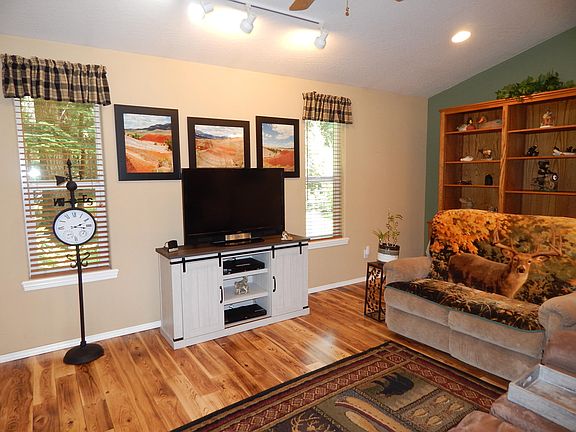 5th image of 251 Mill Creek Dr