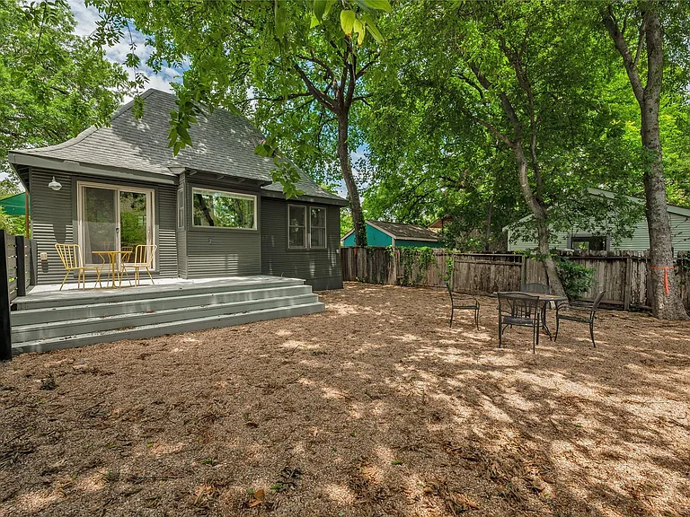 1503 Drake Ave #B — Photo 4