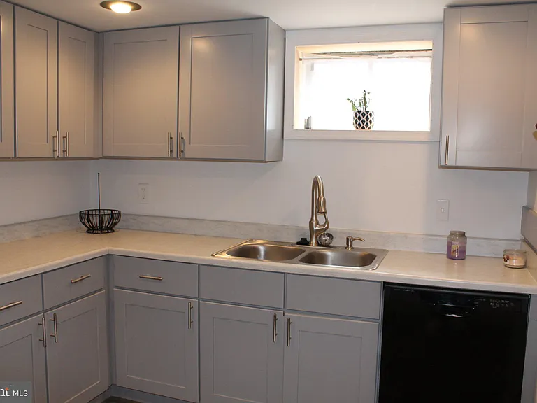 3820 Allison St — Photo 4