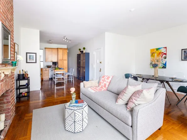 107 West 82nd Street image 2 of 16