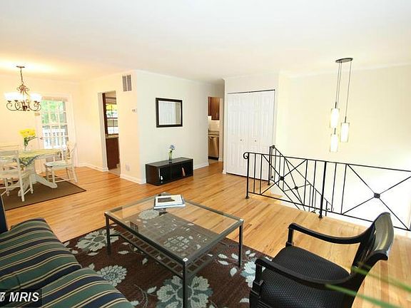 3rd image of 8232 Governors Ct