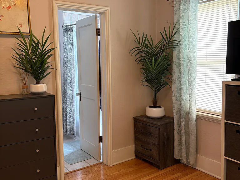 4519 Woolworth Ave — Photo 38