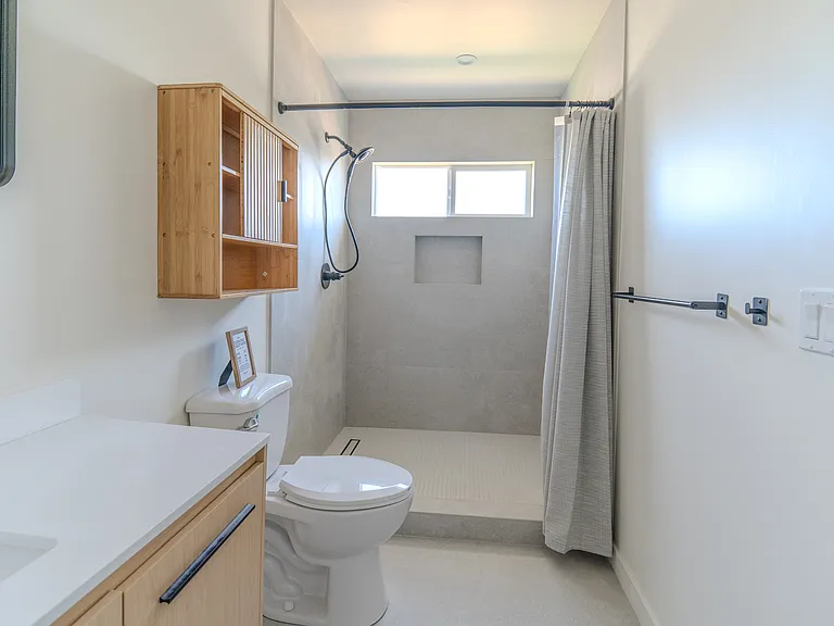 4226 E 15th St #B — Photo 2