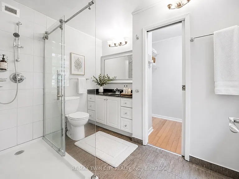 30 Green Valley Dr #110 — Photo 8