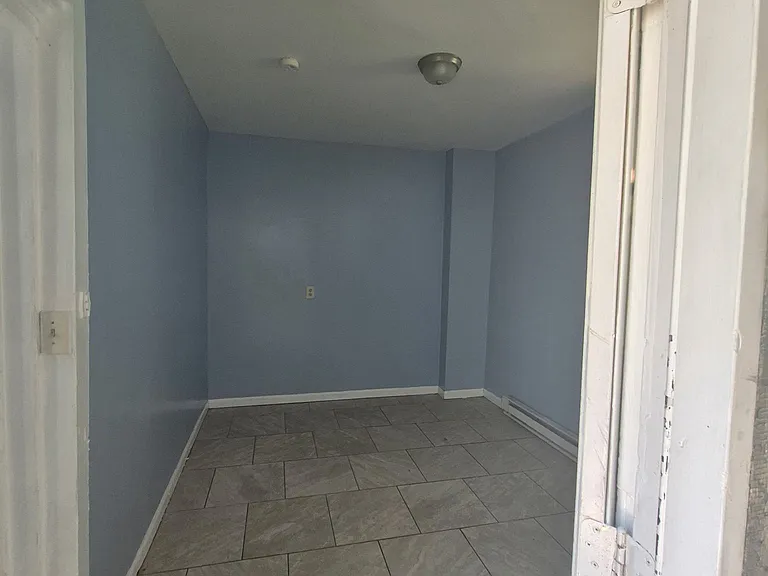 523 N 9th St #1 — Photo 6
